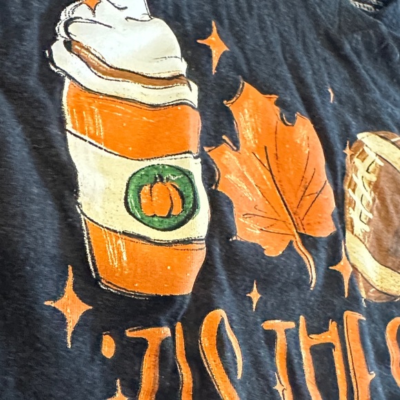 Love in Faith | Women’s Black 'Tis the Season Graphic T-Shirt - Picture 3 of 11